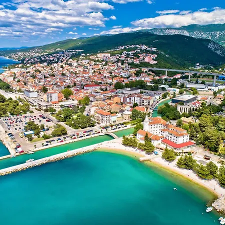 With A - C In 53768 アパート