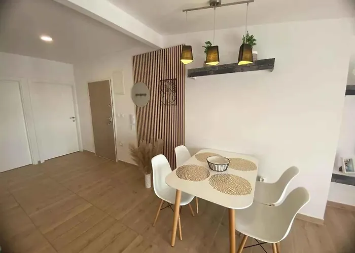 アパート With A - C In 53768 ツリクヴェニツァ