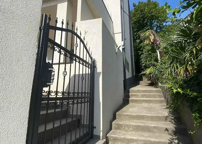 With A - C In 53768 ツリクヴェニツァ