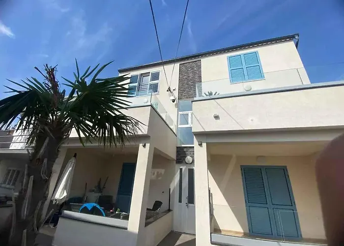 With A - C In 53768 アパート *